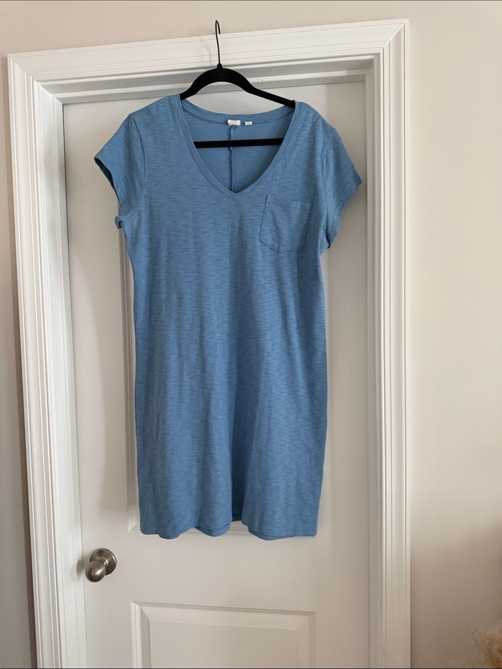 Women’s Gap V Neck Short Sleeve Pocket Tee Dress - Blue